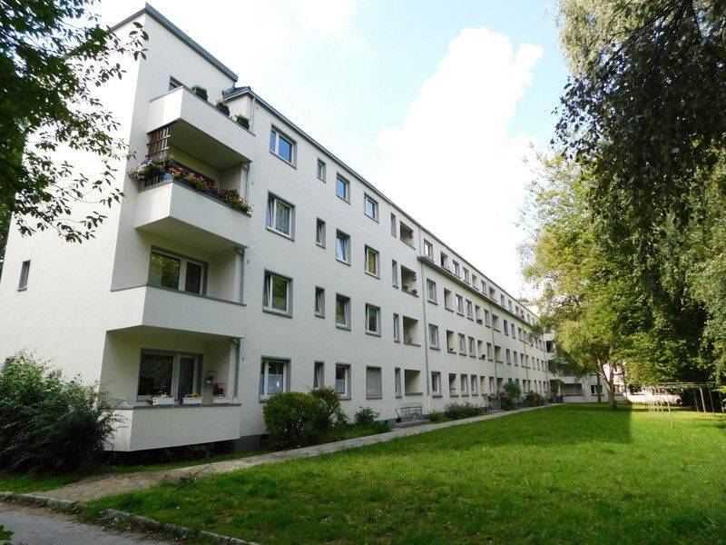 Großzügige 2-Raum-Wohnung wartet auf netten Bewohner !