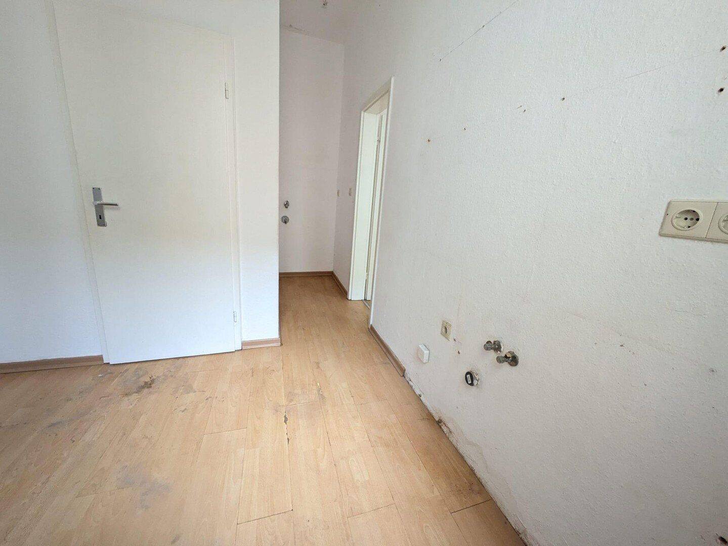 Renovierte 2-Raum-Wohnung in Halle Südstadt, 6110 Halle (Saale) (Damaschkestraße Gesundbrunnen Innenstadt Lutherplatz Saaleaue)