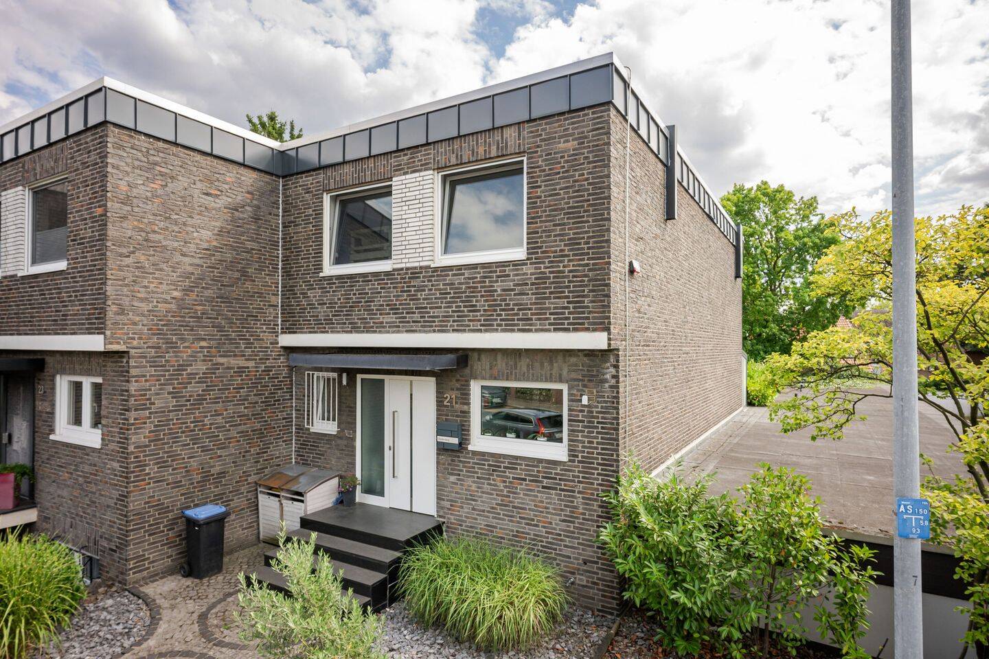 Stilvoll modernisiertes Reiheneckhaus – ruhig gelegen, hochwertig ausgestattet, 40699 Erkrath