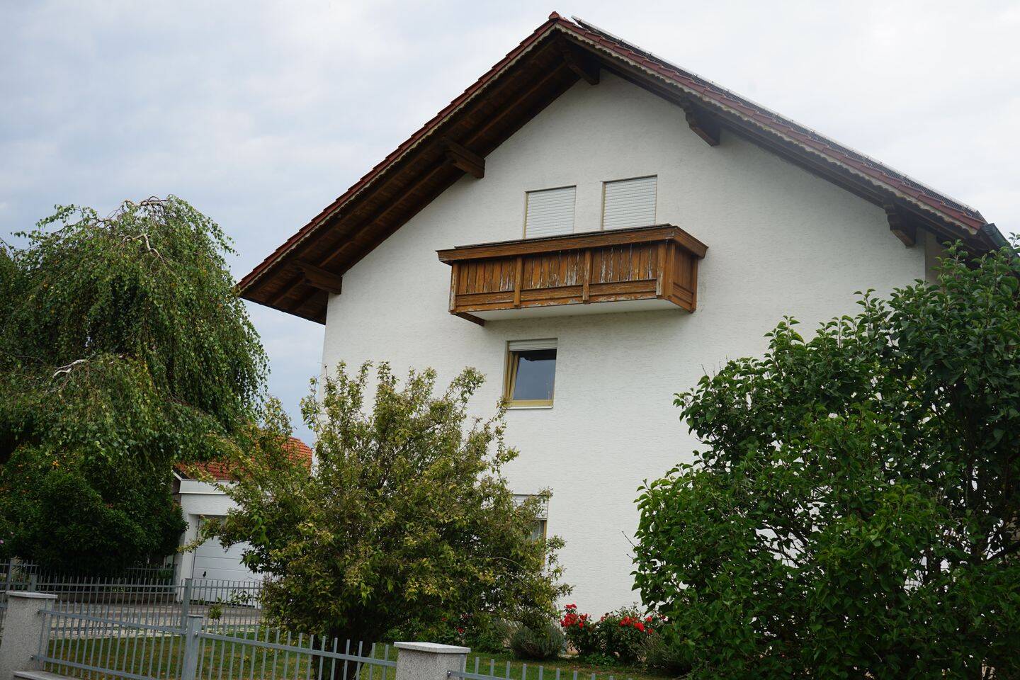 Großzügige 2 Zimmer-Dachgeschoßwohnung/Garage Nähe Bad Füssing/ Kirchham, 94148 Kirchham