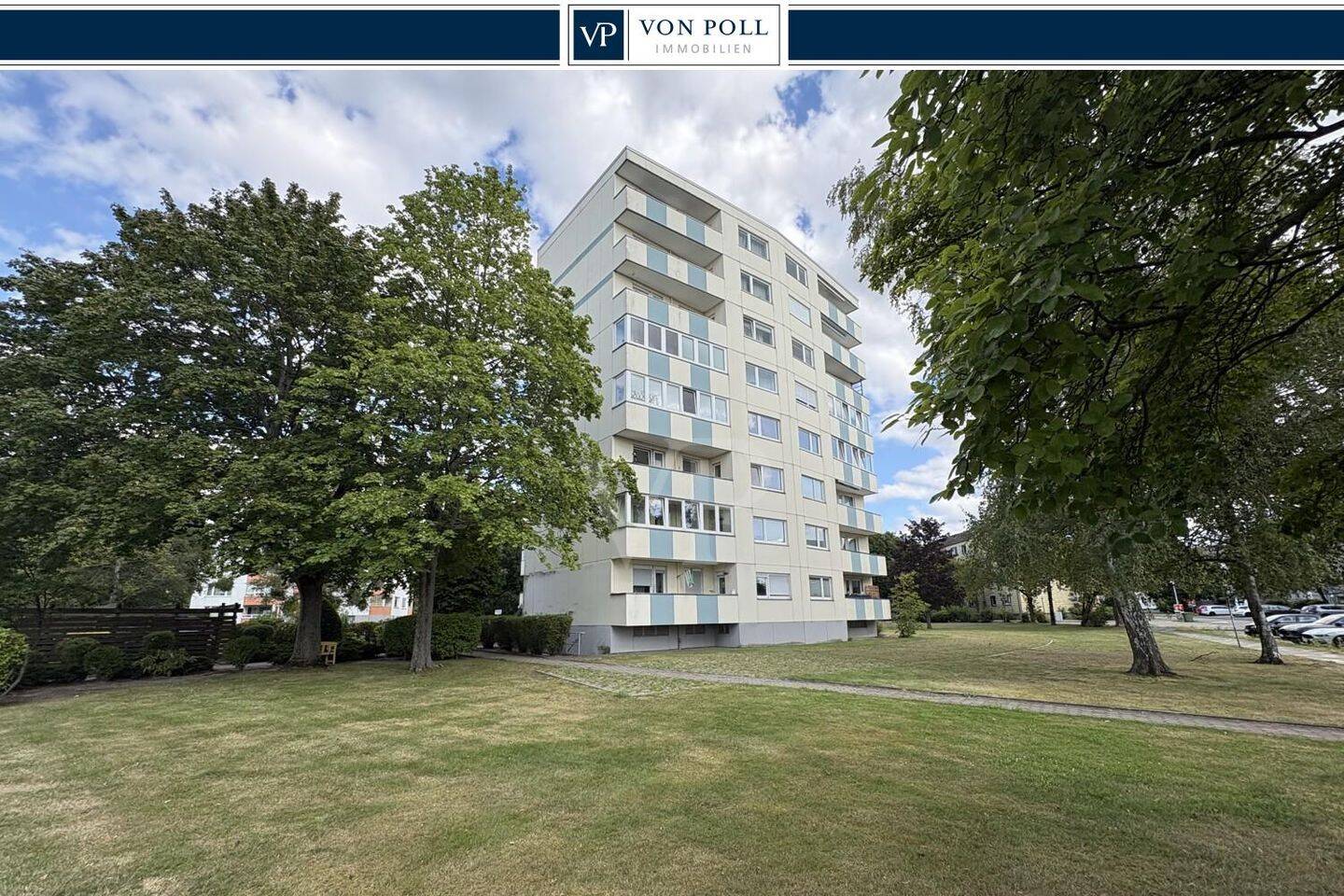 3-ZIMMER IM HOCHPARTERRE – MIT BALKON, LOGGIA UND VIEL NATUR