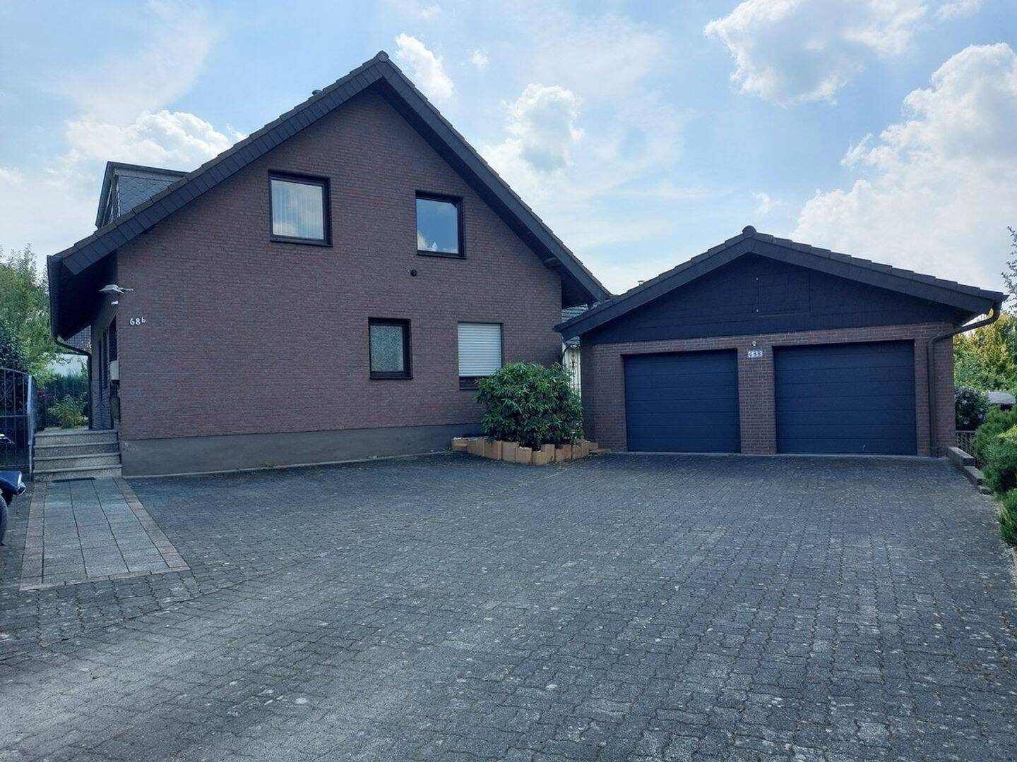 Großzügiges Ein- bis Zweifamilienhaus in Lohmar-Ort, 53797 Lohmar