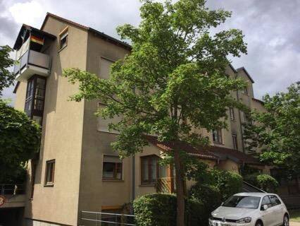 Mitten drin statt nur dabei: 2-Zimmer-Wohnung mit Balkon, 71272 Renningen