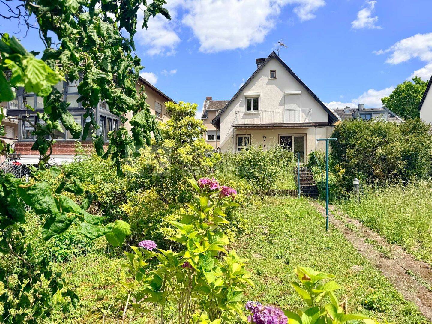 Eine seltene Gelegenheit in begehrter Lage – Wohnen mit großem Garten und viel Potenzial!
