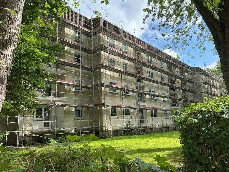 Zeitgemäße 3-Raum-Wohnung mit sonnigem Balkon in modernisiertem Gebäude!