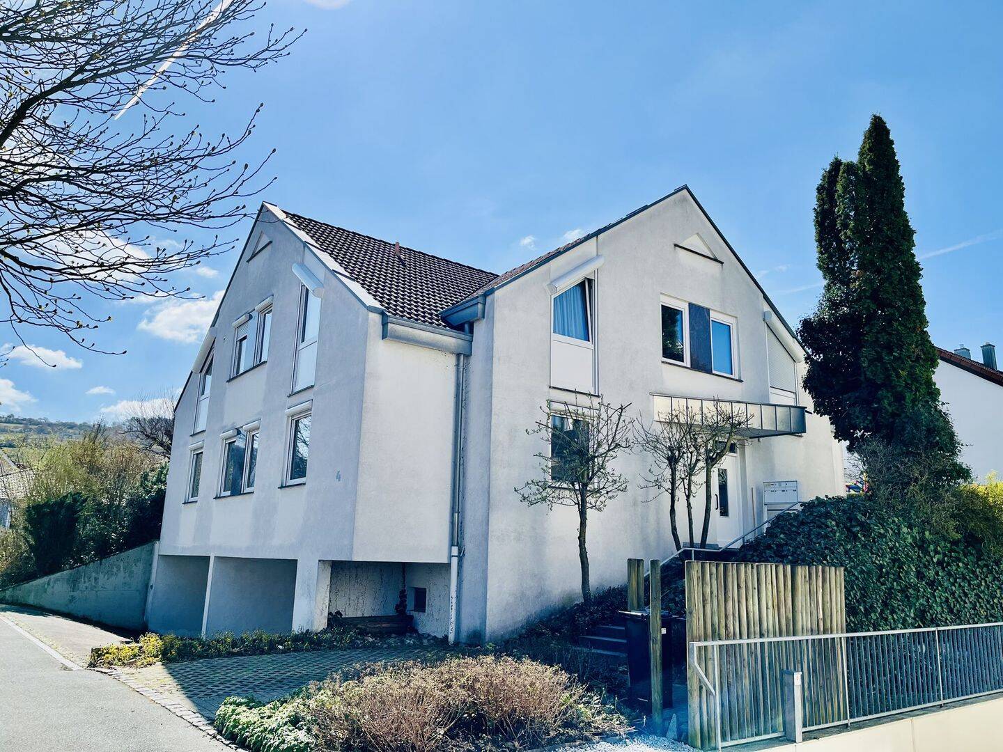Großzügige 4-Zimmer-Dachgeschosswohnung mit Traumgrundriss und großem Balkon in Bad Mergentheim-Weberdorf, 97980 Bad Mergentheim