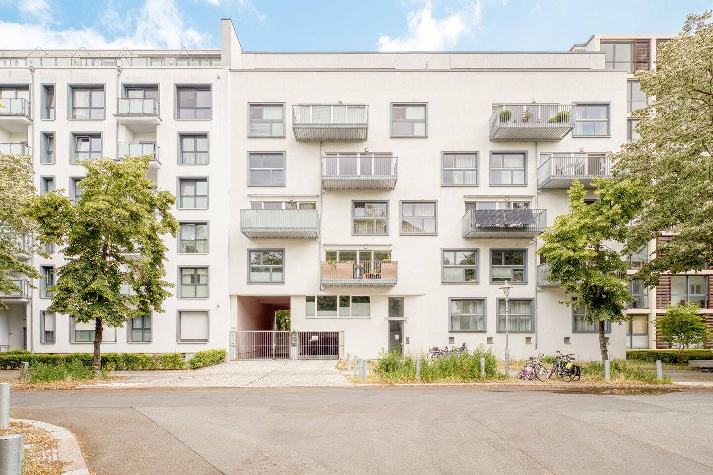 Großzügiges Wohnen auf höchstem Niveau – Stilvolle Familienresidenz am Prager Platz, 10779 Berlin (Tempelhof-Schöneberg Schöneberg Wilmersdorf)