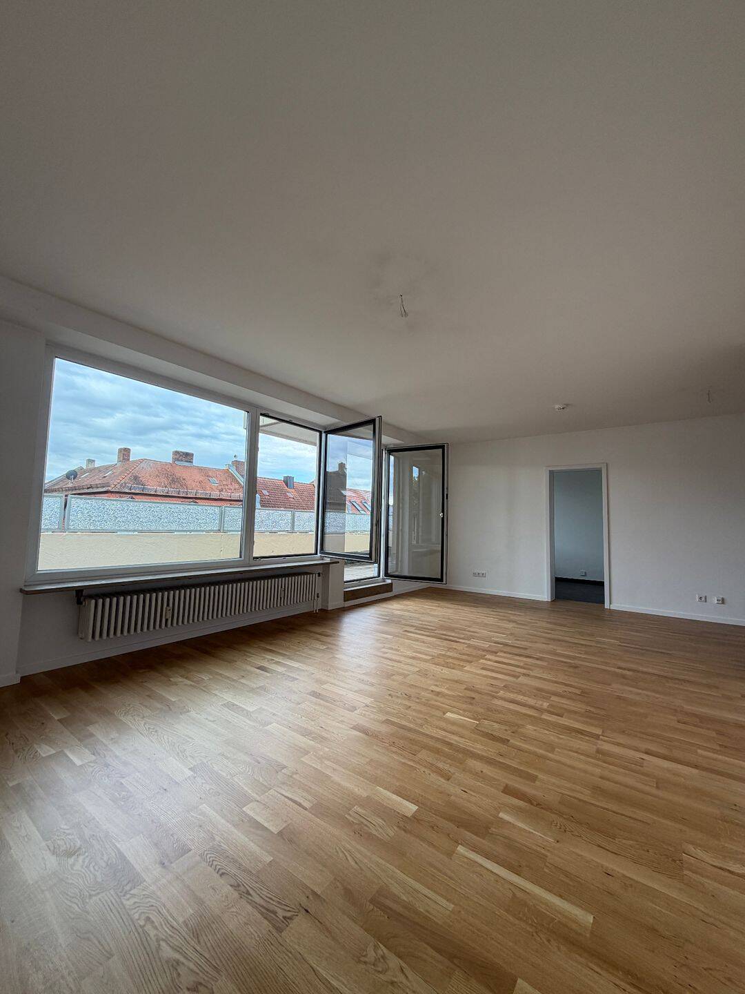 Frisch renovierte, großzügige 3-Zimmer-Wohnung mit Dachterrasse im beliebten Wöhrd!, 90489 Nürnberg (Gärten bei Wöhrd Rennweg Veilhof Wöhrd)