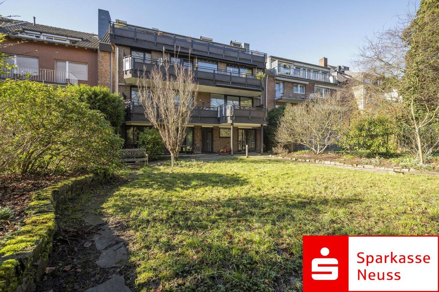Außergewöhnliche Wohnung mit Haus-im-Haus-Charakter am Neusser Stadtgarten!, 41464 Neuss