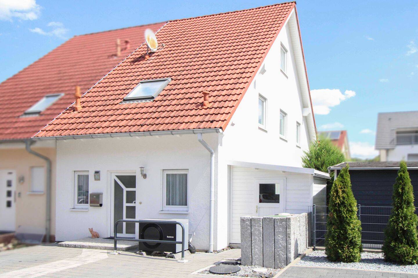 DHH – Niedrigenergiehaus (Klasse A) mit 2 PKW-Stellplätzen und Garten in ruhiger Lage von Rauenberg, 69231 Rauenberg