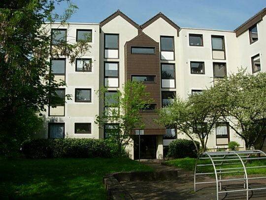 Auf gute Nachbarschaft: 3-Zimmer-Wohnung in zentraler Lage, 50996 Köln (Rodenkirchen Hahnwald Marienburg Weiß)