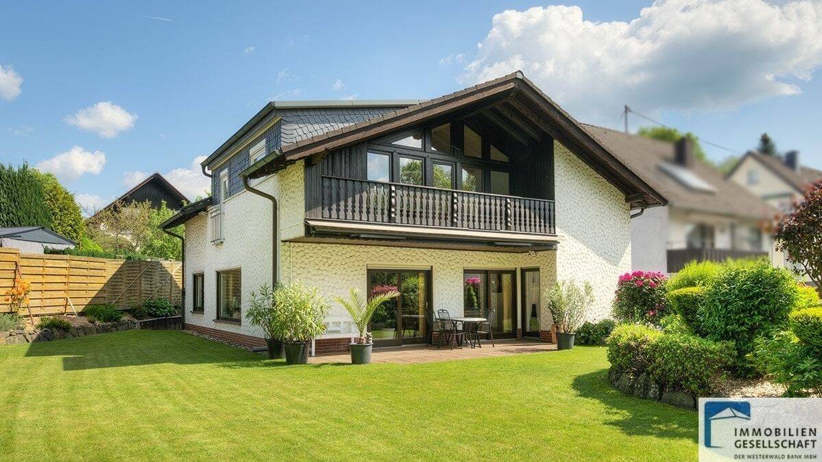 Top-gepflegtes Haus mit herrlichem Garten in perfekter Wohnlage am Rande der Stadtmitte!, 57518 Betzdorf