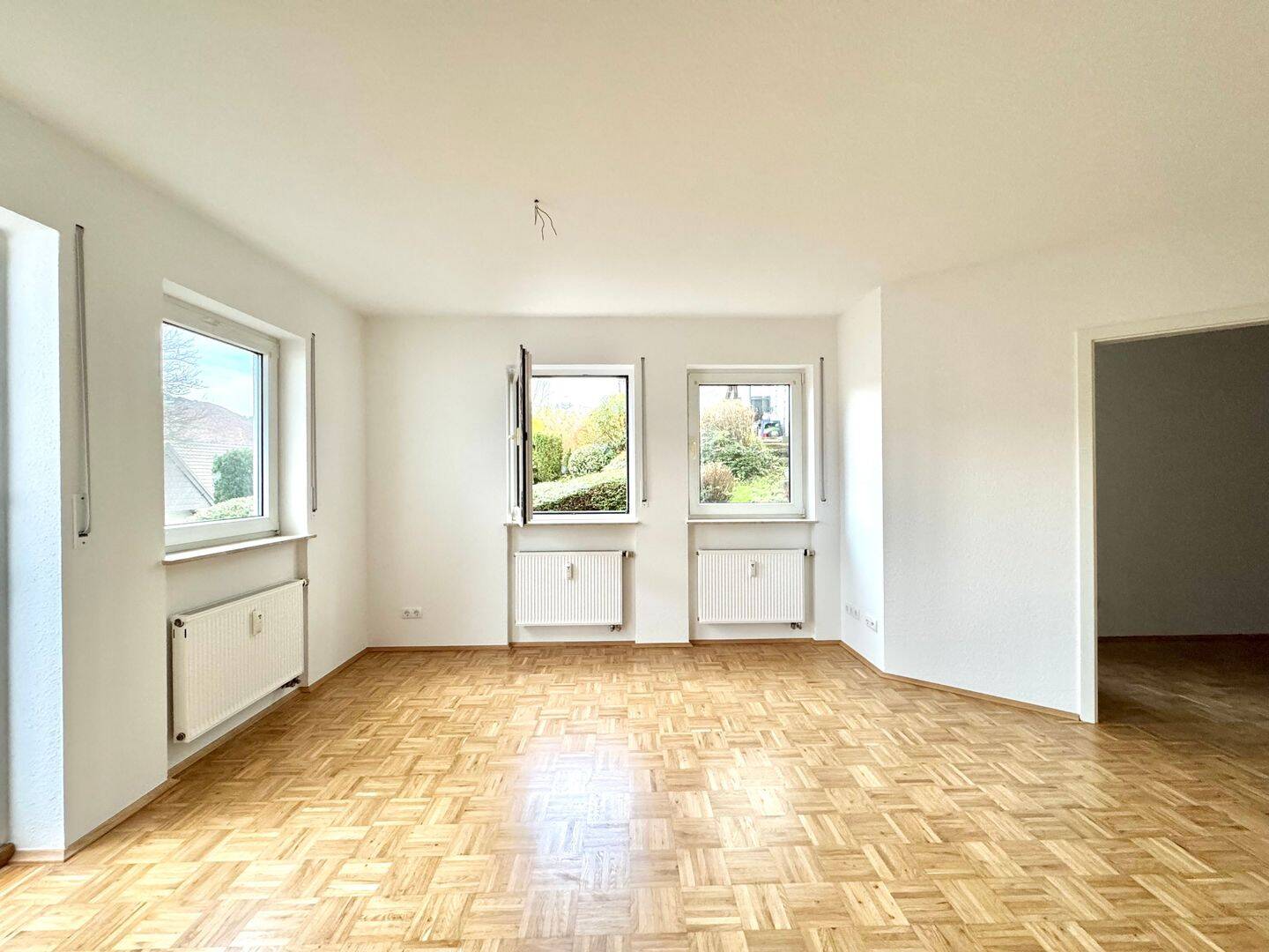 Schöne 2-Zimmer Wohnung mit EBK und Terrasse, 56332 Brodenbach