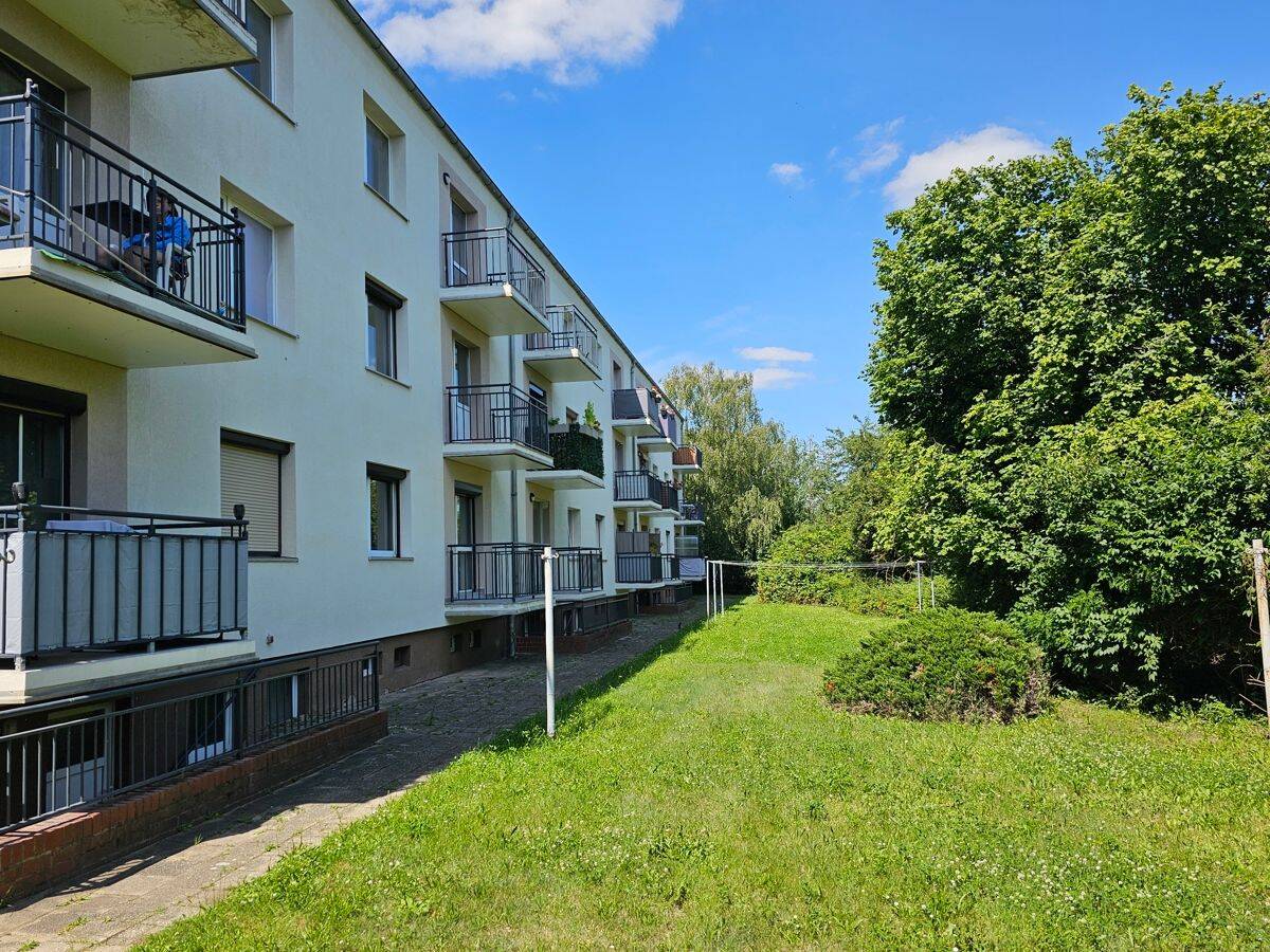 Schnell sein lohnt sich- modern sanierte 2 Zimmerwohnung mit Balkon und Fußbodenheizung, 6749 Bitterfeld-Wolfen