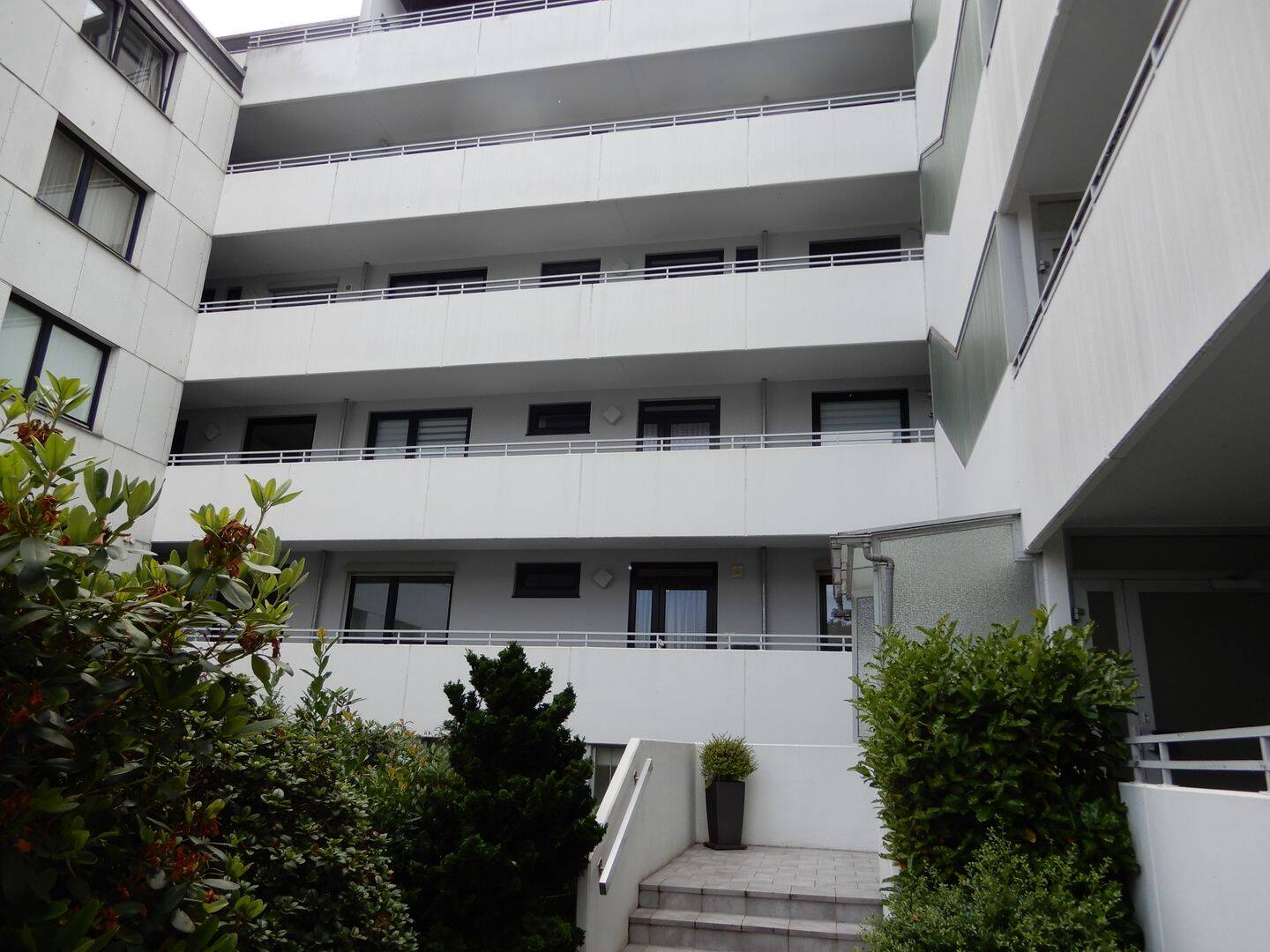 Horn – Nößlerstr. – ruhig gelegene Eigentumswohnung – ca. 80m² – Fahrstuhl – 1. Etage – Gemeinschaftspool & Sauna – PKW Stellplatz – Keller – Balkon, 28359 Bremen (Horn Lehe)