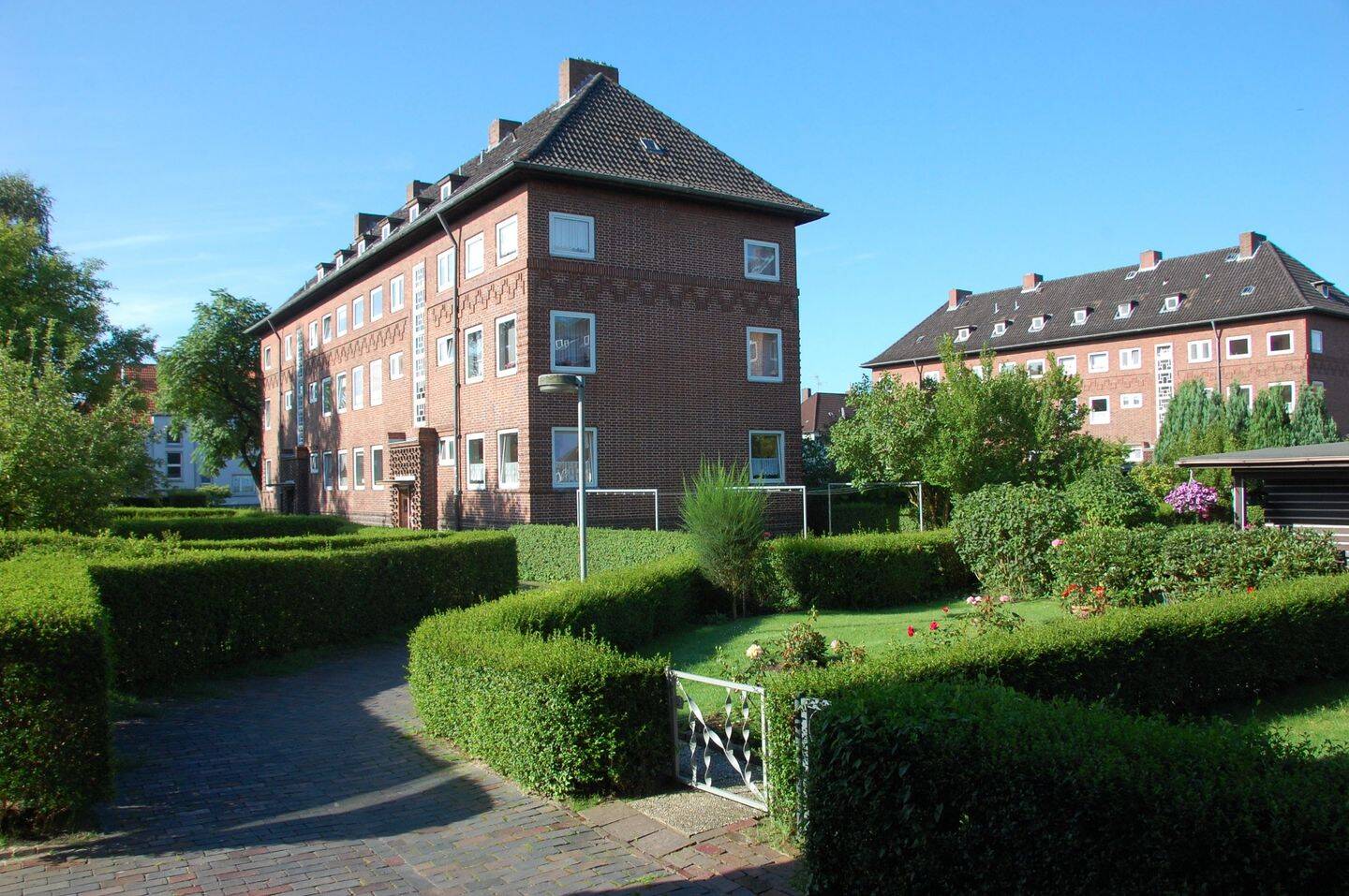 Gemütliche Zwei-Zimmer-Wohnung im grünen Umfeld, 26382 Wilhelmshaven (Bant Heppens Innenhafen Innenstadt Siebethsburg)