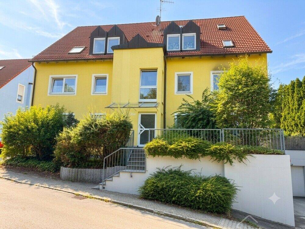 Ruhige Lage Bauhjahr 1992! Eigennutzung oder Vermietung schöne Maisonette-Wohnung mit Süd-Balkon, 90559 Burgthann