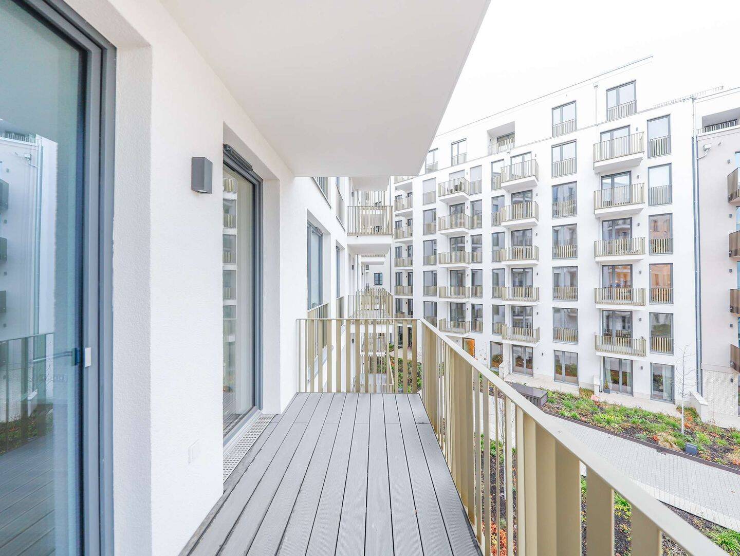 Exklusives Erstbezugs-Wohnambiente: Großzügige 5-Zimmer-Wohnung mit Balkon, 1067 Dresden (Friedrichstadt Innere Altstadt Wilsdruffer Vorstadt/Seevorstadt-West)