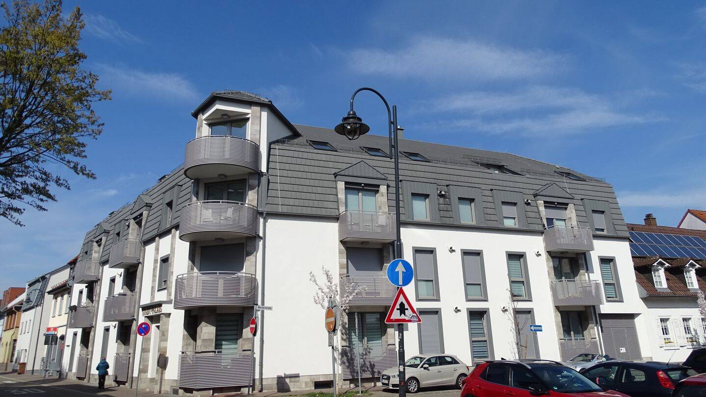 neuwertige Wohnung mit Kühloption, Lift und Ausblick auf den Schwetzinger Markt/Fußgängerzone, 68723 Schwetzingen