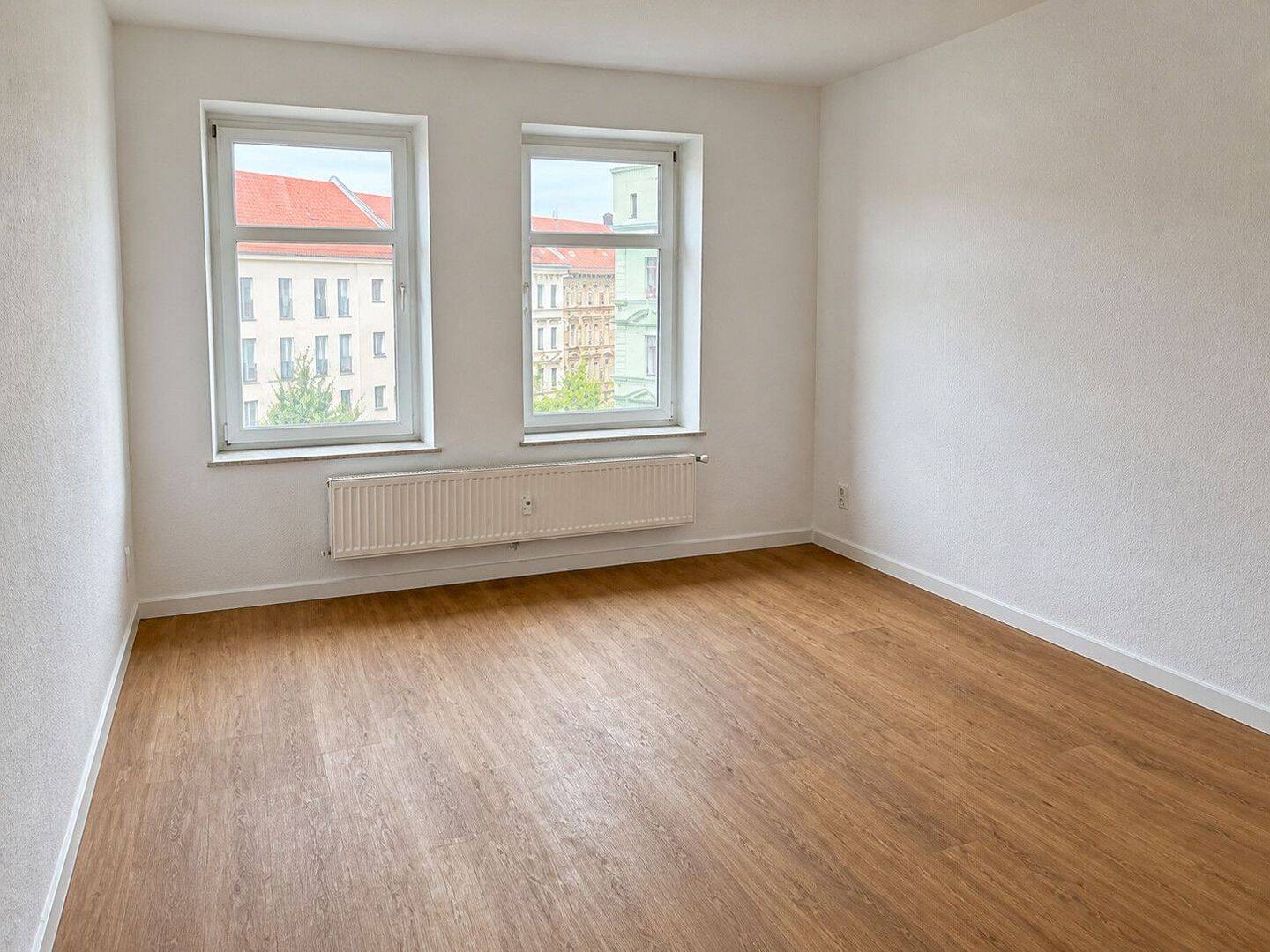 Helle renovierte 4-Zimmer Wohnung mit Balkon in der Gorkistraße, 4347 Leipzig (Heiterblick Schönefeld Schönefeld-Abtnaundorf Schönefeld-Ost Thekla)