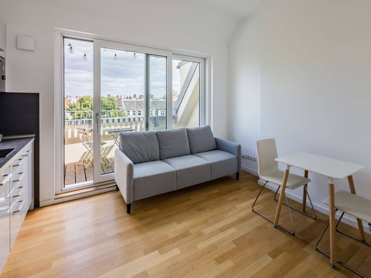 Neubau-Dachgeschoss mit zwei Terrassen im Reuterkiez, 12047 Berlin (Neukölln Kolonie Freie Stunde)