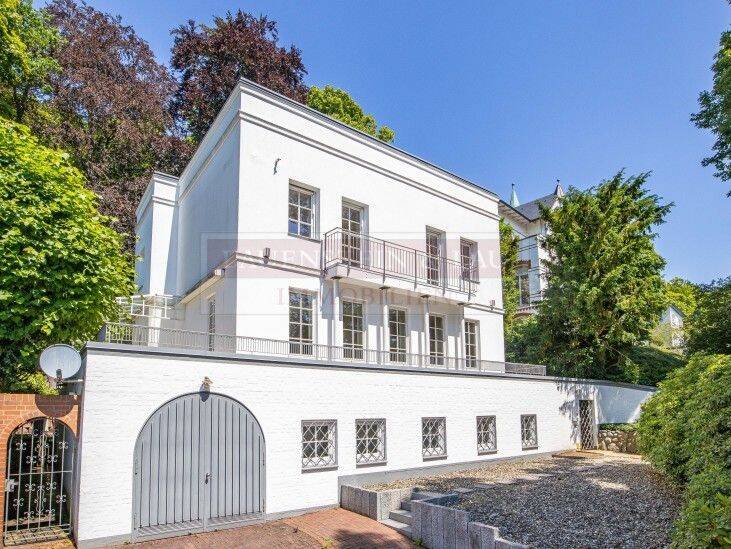 „…Neßsand voraus!“ Villa zur Modernisierung in ruhiger Elblage von Hamburg – Blankenese