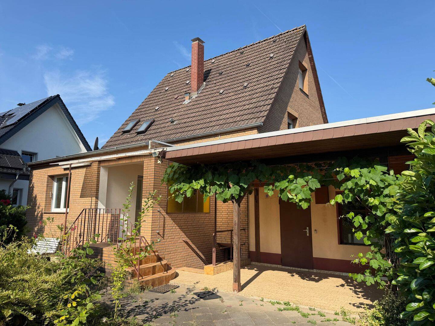 Charmantes Einfamilienhaus mit außergewöhnlichem Grundstück – Viel Platz für Ihre Wohnträume in Wersten, 40591 Düsseldorf (Eller Holthausen Oberbilk Wersten)