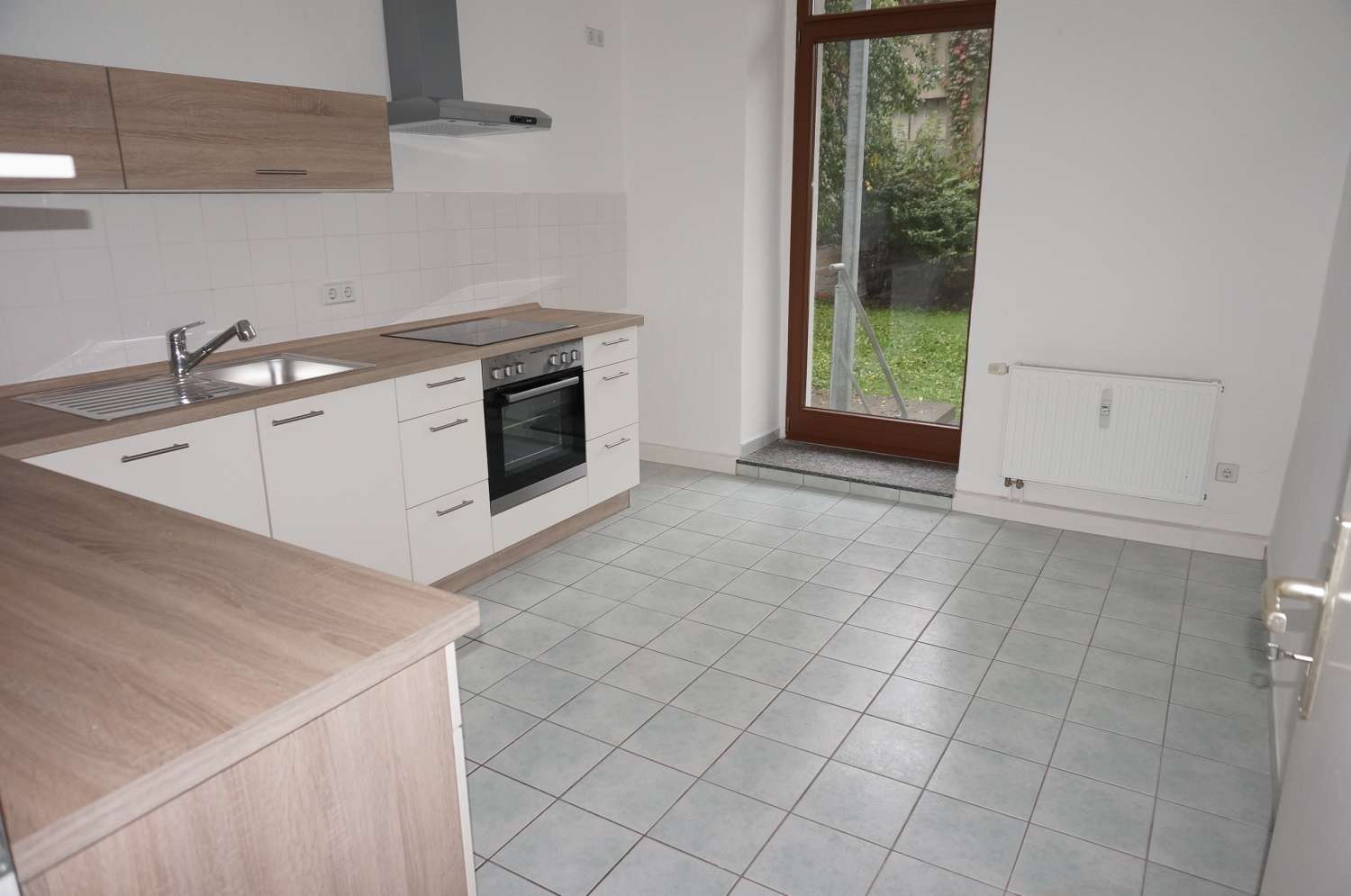 Kleine ebenerdige Terrasse – zzgl EBK * – frei ab 1.12.26, 9113 Chemnitz
