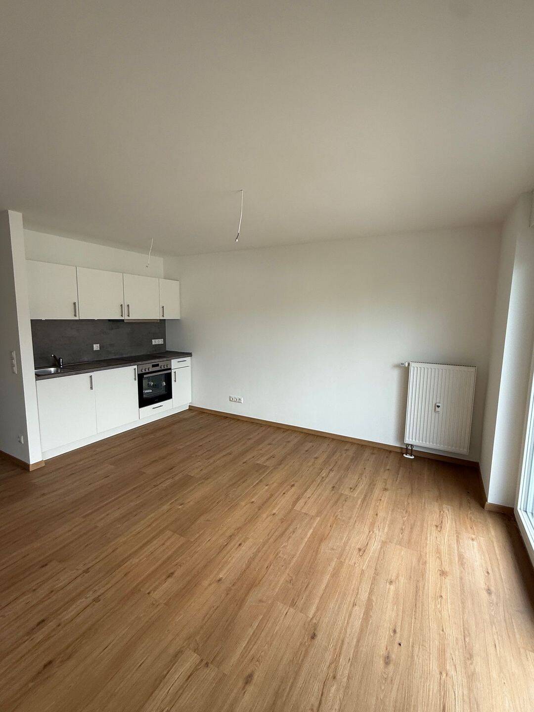 1,5 Zimmer Wohnung im 2.OG. mit Stellplatz und Einbauküche Balkon, 95478 Kemnath