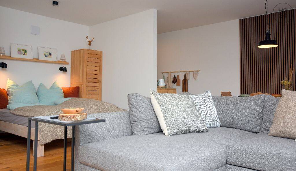 Modern möbliertes 1-Zimmer-Apartment mit Terrasse und Sauna in Friesenried, 87654 Friesenried
