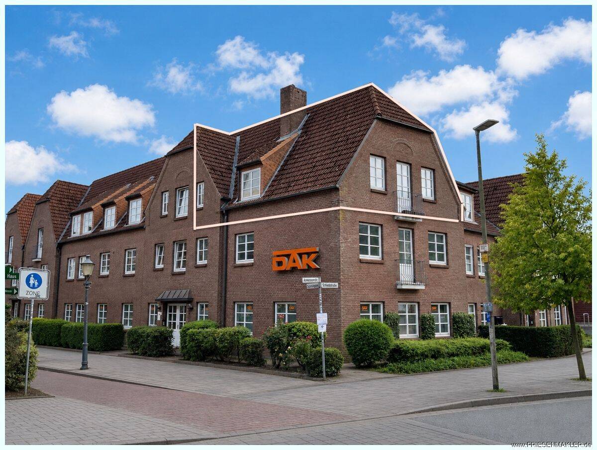 Komfortabel Wohnen Vis a Vis dem Husumer Schloss mit sonnigem Süd-West-Balkon und Tiefgaragenplatz !, 25813 Husum