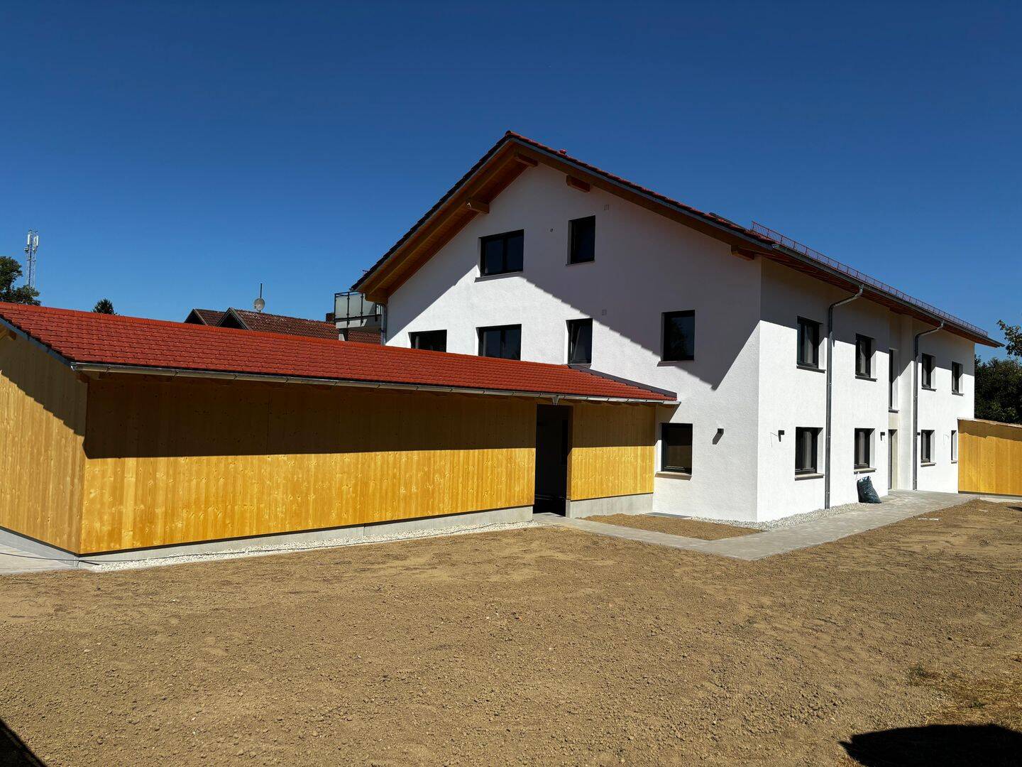 Erstbezug 3-Zimmer-Wohnung mit Terrasse und Garten – inkl. neuer EBK, Stellpatz und großem Keller (WHG 01)