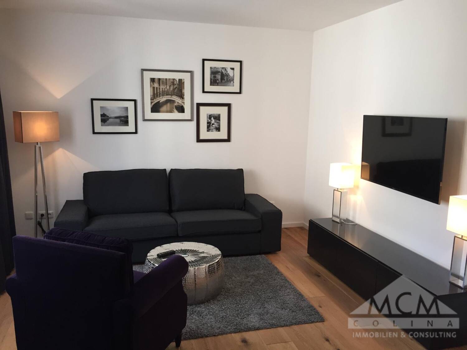 Schöne und moderne voll möblierte 2-Zimmer-Wohnung mit Balkon in guter Lage von Frankfurt-Ginnheim, 60431 Frankfurt am Main