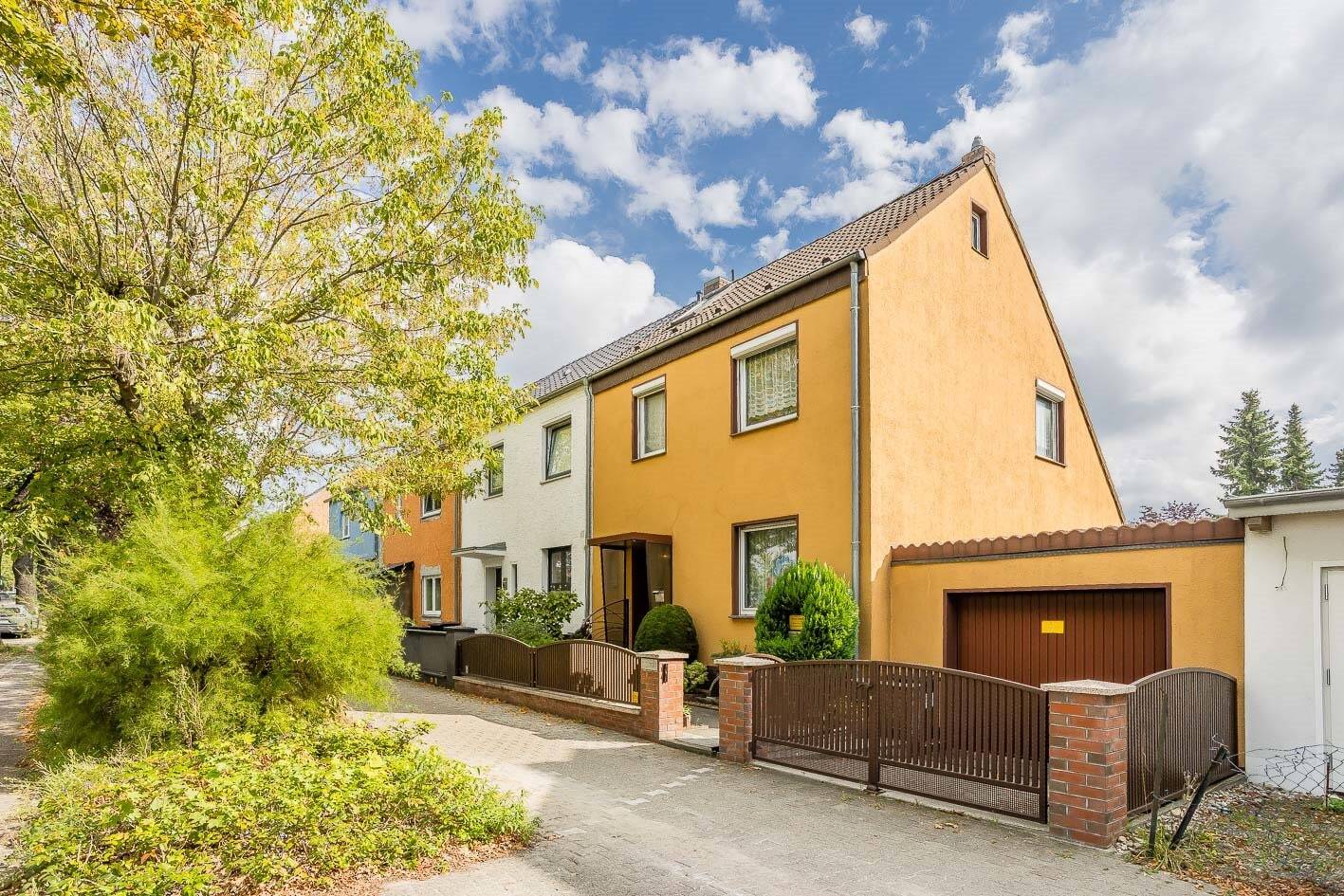 Großzügiges und gepflegtes Haus in zentraler Lage von Alt-Mariendorf!