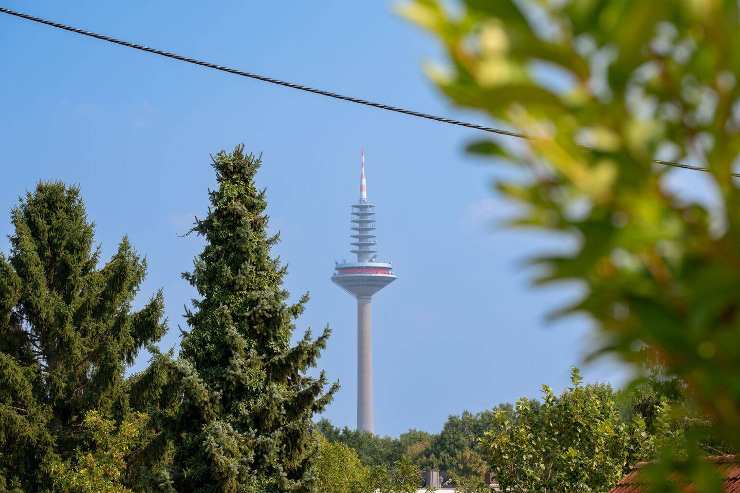 Wohnen wie im Urlaub-einzigartige Penthouse-Galerie-sonniger Dachgarten in Bestlage von Praunheim, 60488 Frankfurt am Main (Hausen Praunheim Rödelheim)
