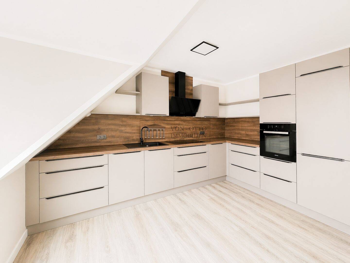 3 Zimmer plus Dachboden – mehr Raum für Ihre Ideen, 21680 Stade