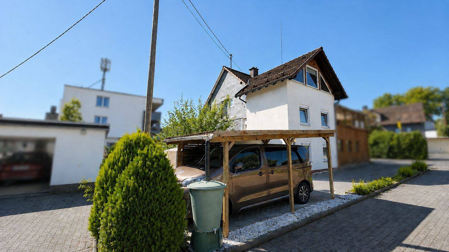 Charmante Doppelhaushälfte in Kreuztal: Ideal für Familien & Anleger, 57223 Kreuztal