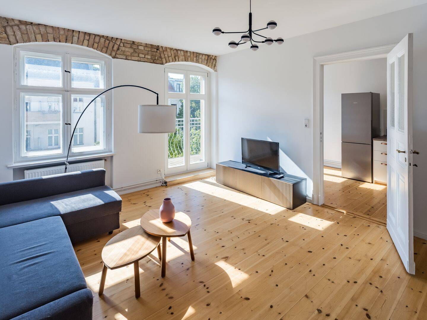 Helle 2-Zimmer-Altbauwohnung mit sonnigem Westbalkon, 12047 Berlin (Neukölln Kolonie Freie Stunde)