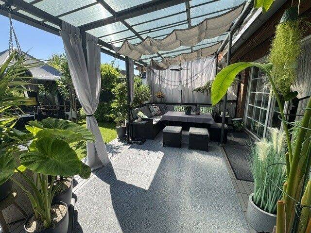 TOP ! Moderne DHH mit offener Küche ++ Garage ++ 2 Terrassen ++ herrlich angelegter Garten !, 29399 Wahrenholz
