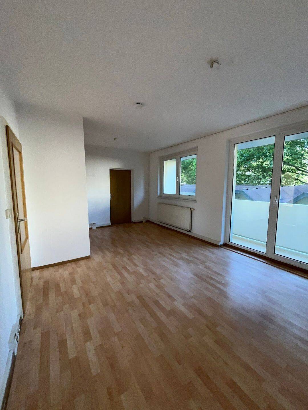 Komfortabel wohnen mit Balkon, 7549 Gera (Debschwitz Lusan Röppisch)