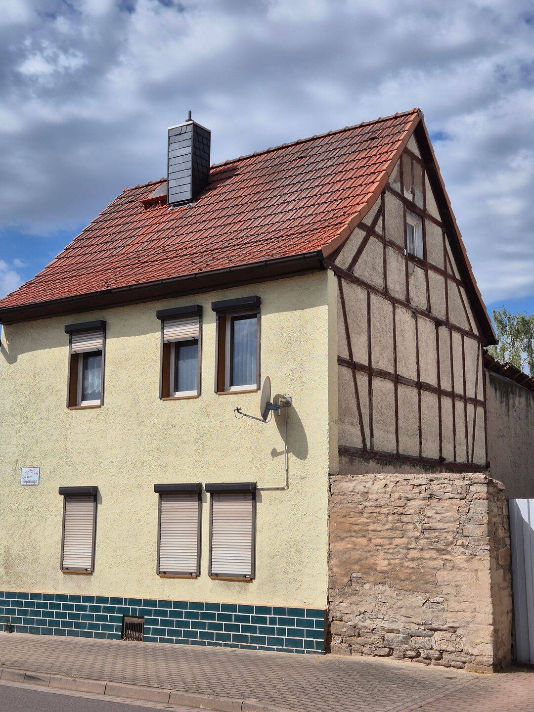 kleines sanierungsbedürftiges Wohnhaus in Wallhausen, 6528 Wallhausen