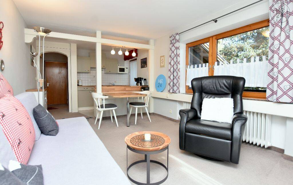 Möblierte 2-Zimmer-Wohnung mit 2 Bädern und Balkon in Fischen im Allgäu, 87538 Fischen i. Allgäu
