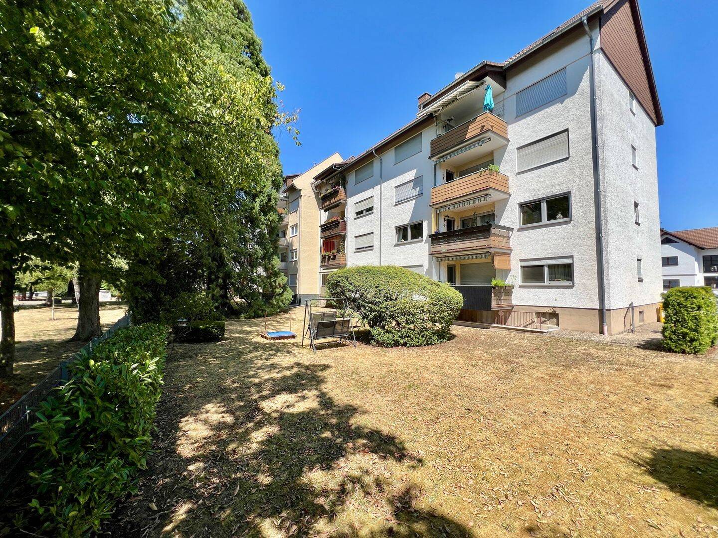 Helle großzügige Wohnung mit Blick ins Grüne in ruhiger Lage, 63456 Hanau