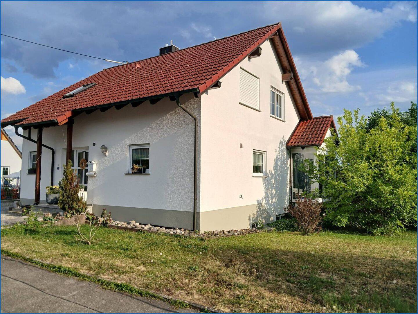 Charmantes Einfamilienhaus mit Wintergarten, Kachelofen, großer Terrasse und Garten in Eigeltingen!, 78253 Eigeltingen