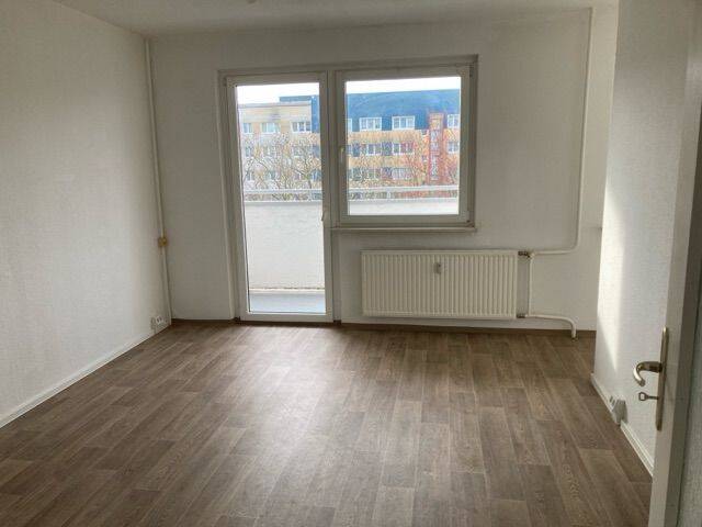 Singlewohnung mit großem Balkon und Aufzug, 7549 Gera (Debschwitz Lusan Röppisch)