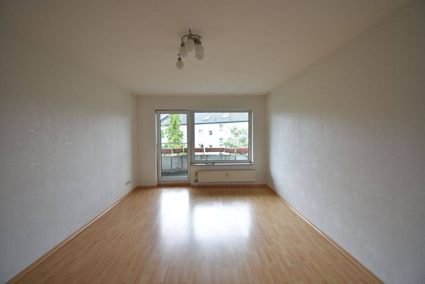 Ab sofort verfügbar! Gepflegte 2-Zi-Whg mit Balkon, 40235 Düsseldorf (Flingern Nord Flingern Süd Grafenberg)