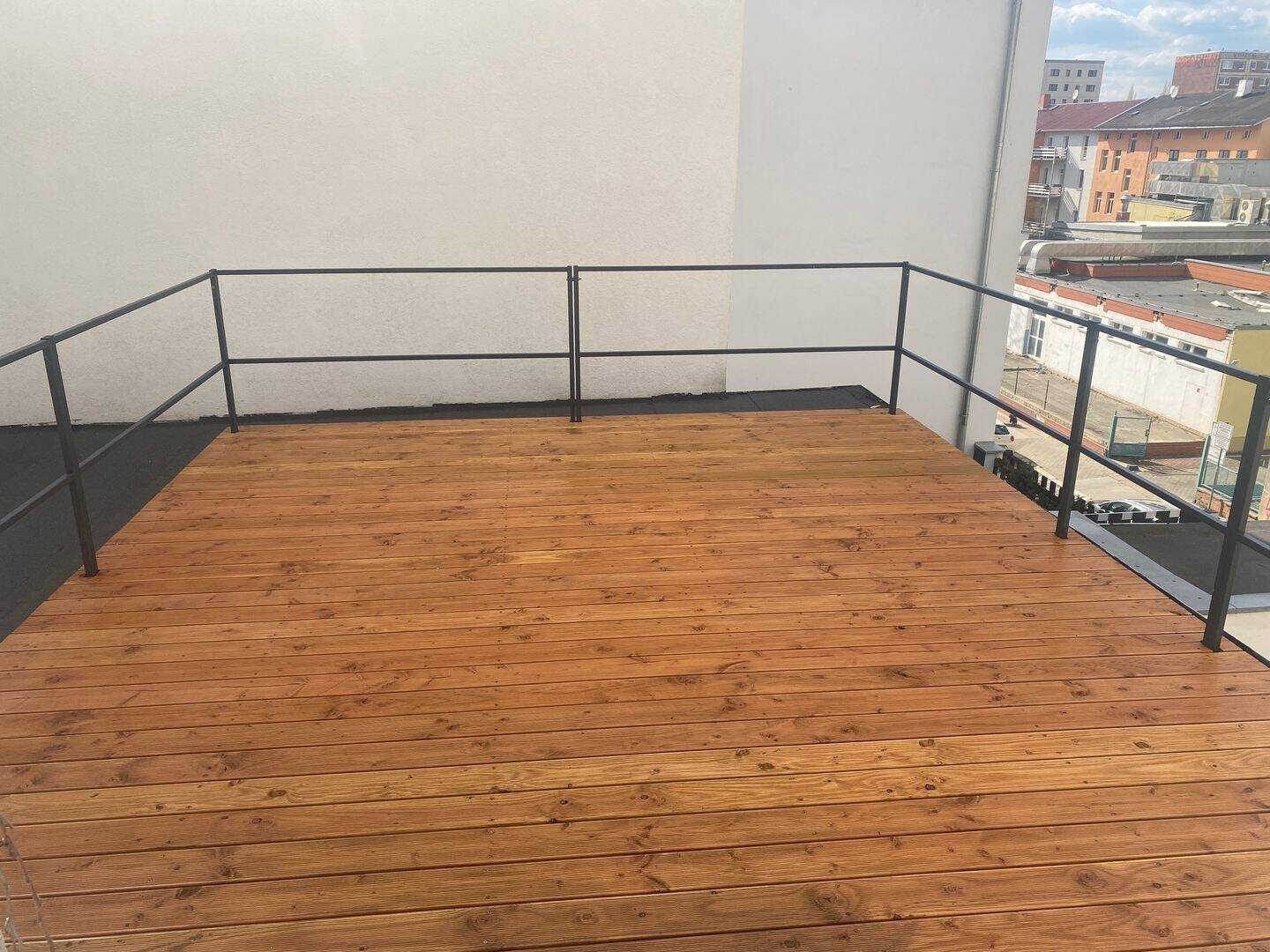 Wohnen in der südlichen Innenstadt: Großzügige 2-Raum-Wohnung mit Dachterrasse!, 6110 Halle (Saale) (Damaschkestraße Gesundbrunnen Innenstadt Lutherplatz Saaleaue)