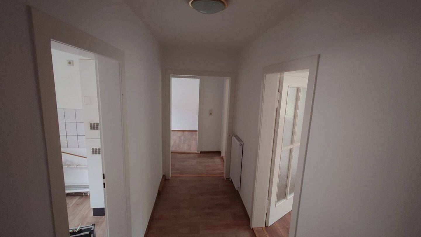 ohne Prov.: 3-Raum-Wohnung, große Küche, Bad mit Fenster, Wanne+Dusche, schön saniert+renoviert, 2791 Oderwitz