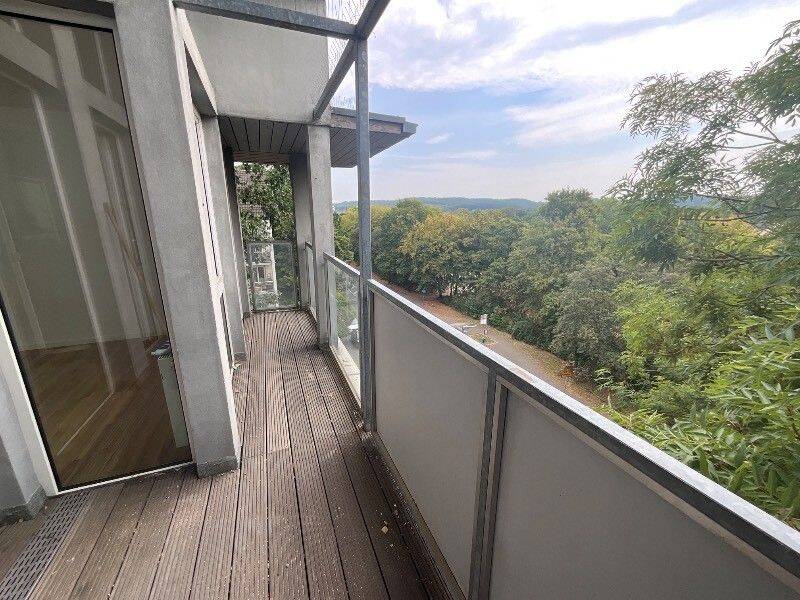 47110/124 Lichtdurchflutete 2-Zi.-Dachgeschosswohnung mit großem Balkon und Weitblick!, 40470 Düsseldorf (Düsseltal Grafenberg Mörsenbroich Rath)