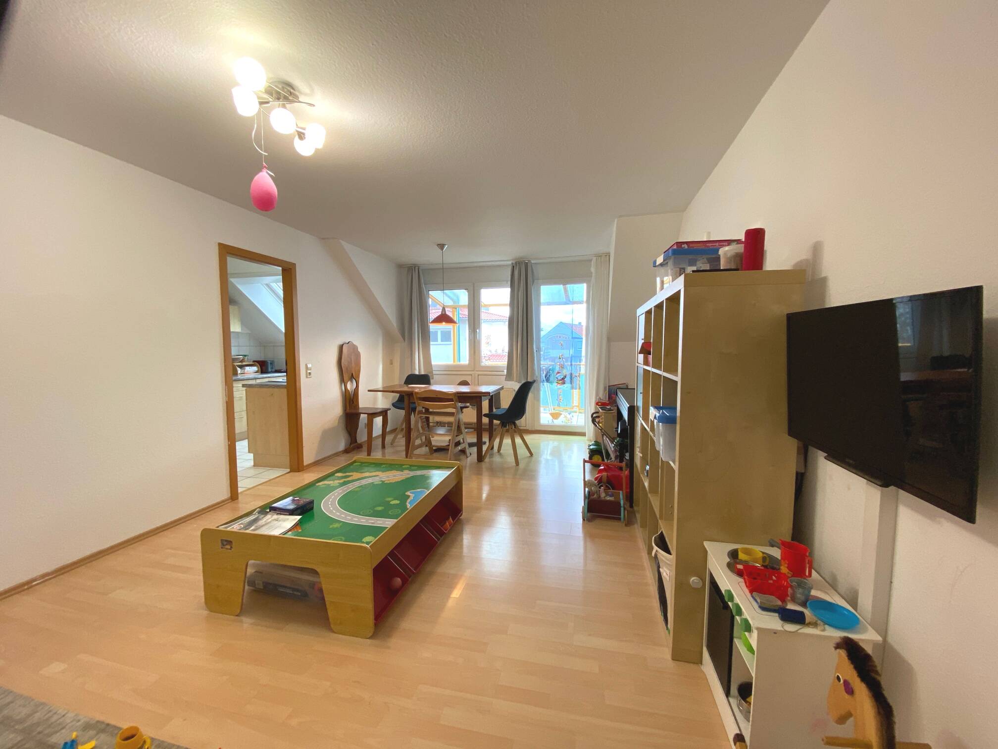 Tolle 3-Zi.-Dachgeschoßwohnung in Backnang, Rietenauer Weg, 71522 Backnang